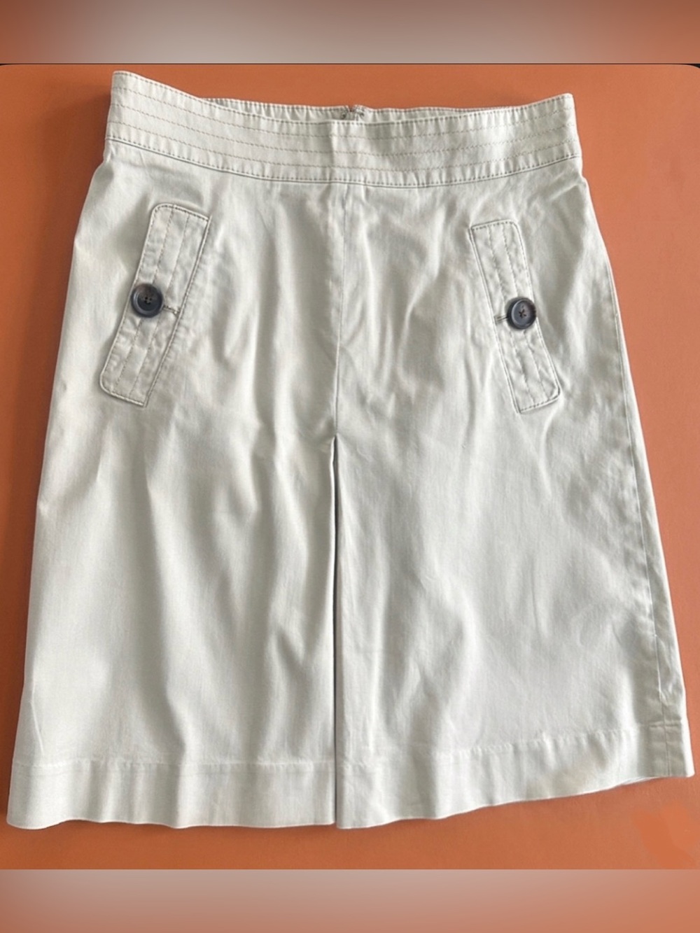 Banana Republic women’s a-line Skirt with Exposed Zipper.  Size 6.
